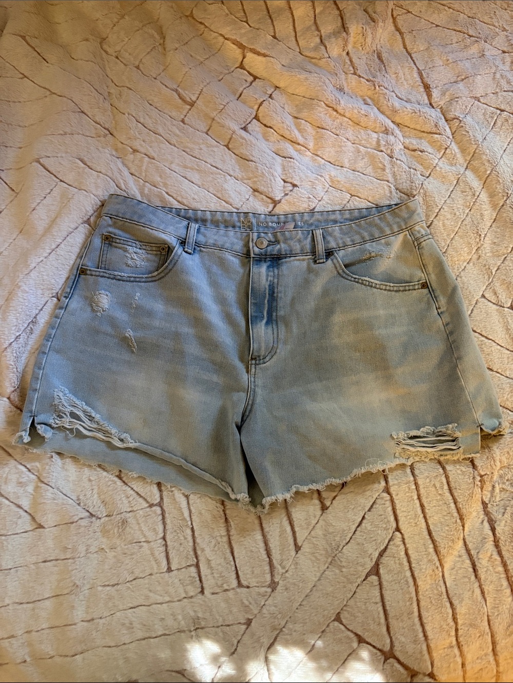 No Boundaries Light Blue Distressed Denim Shorts